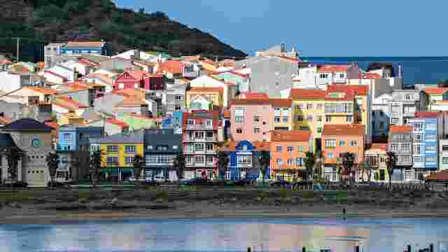Barrio mariñeiro e porto de Cariño 