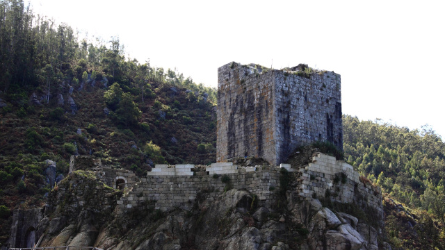 Castelo de Naraío e río Castro